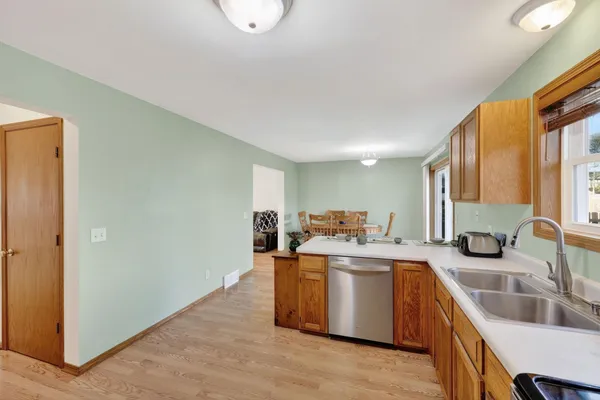 $450,000 | 1117 Glacier Hill Drive, Madison, WI 53704