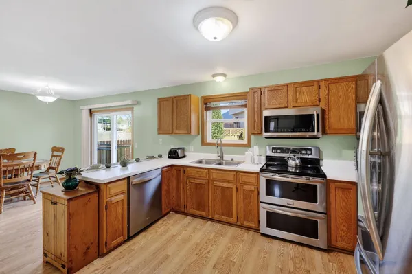 $450,000 | 1117 Glacier Hill Drive, Madison, WI 53704