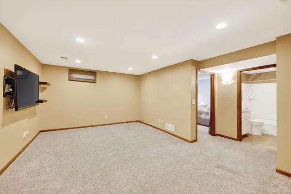 $450,000 | 1117 Glacier Hill Drive, Madison, WI 53704