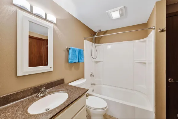 $450,000 | 1117 Glacier Hill Drive, Madison, WI 53704
