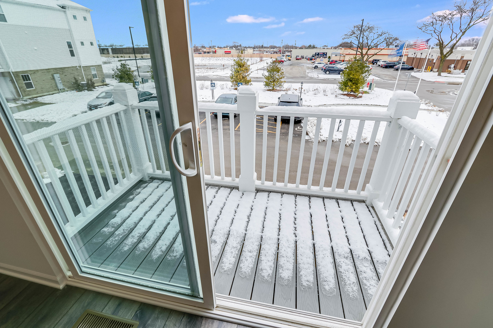 1552 Slade Way Des Plaines, IL 60018 - Photo 30 of 32 a view of a balcony