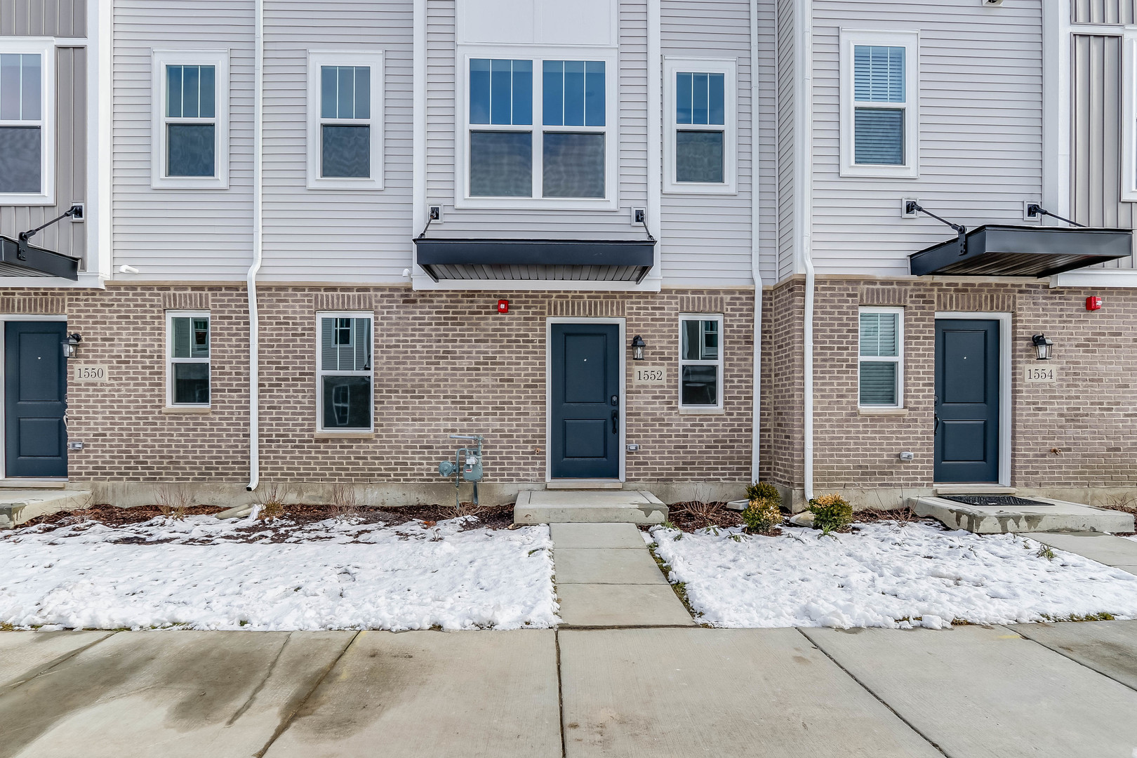 1552 Slade Way Des Plaines, IL 60018 - Photo 32 of 32 a view of a house with a yard