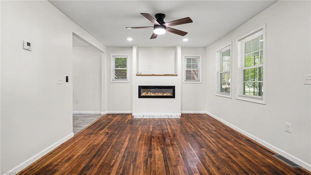 1205 Denny Street High Point, NC 27262 - Photo 4 of 29 Living Room