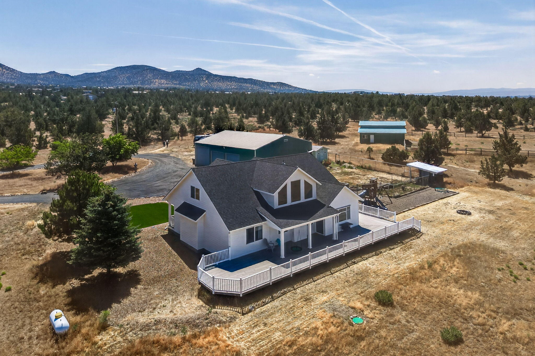 13507 Shumway Road Powell Butte, OR 97753 - Photo 5 of 70 2025_06_25_13507_shumway_road_pb-79