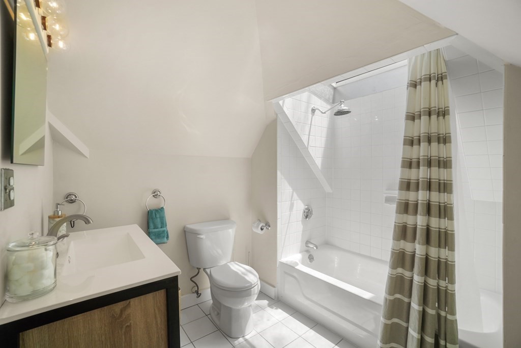 126 Kilsyth Road, Unit 3 Boston, MA 02135 - Photo 17 of 34