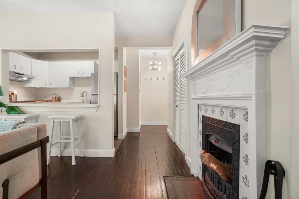 126 Kilsyth Road, Unit 3 Boston, MA 02135 - Photo 5 of 34