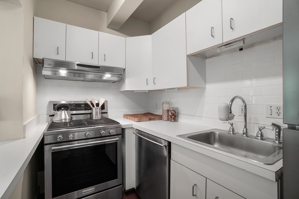 126 Kilsyth Road, Unit 3 Boston, MA 02135 - Photo 8 of 34