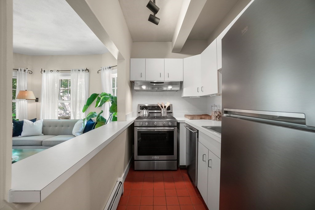 126 Kilsyth Road, Unit 3 Boston, MA 02135 - Photo 10 of 34