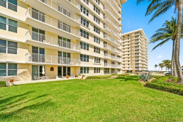 $700,000 | 500 Ocean Drive, Unit W2B, Juno Beach, FL 33408