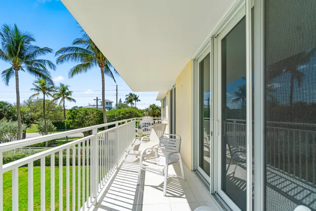 $700,000 | 500 Ocean Drive, Unit W2B, Juno Beach, FL 33408