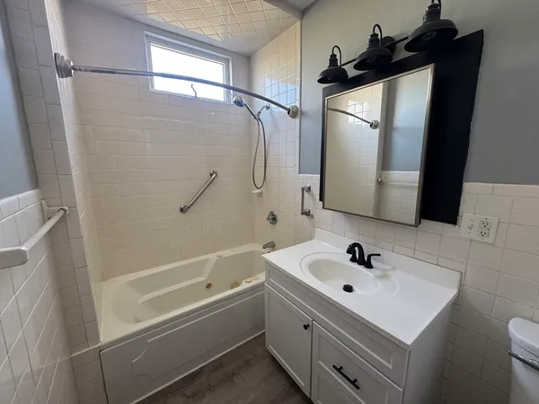 $2,000 | 15 Clara Street, Unit 1, New Bedford, MA 02744