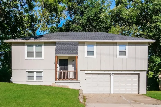 $2,270 | 5120 Goodman Lane, Mission, KS 66202