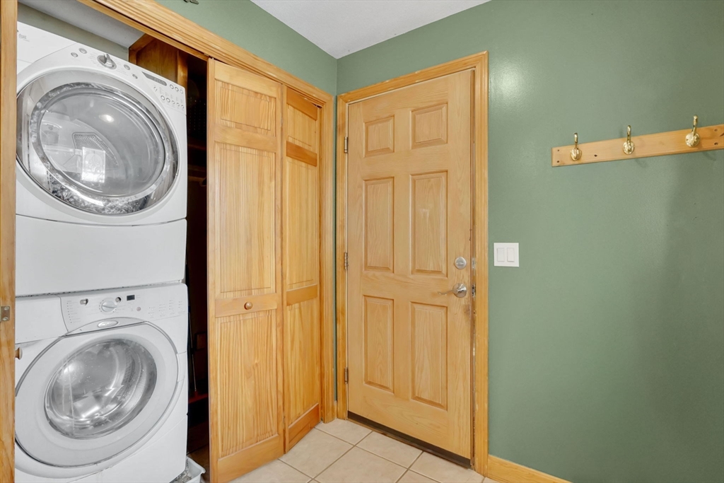 153 Prospect St Extension Westfield, MA 01085 - Photo 9 of 33