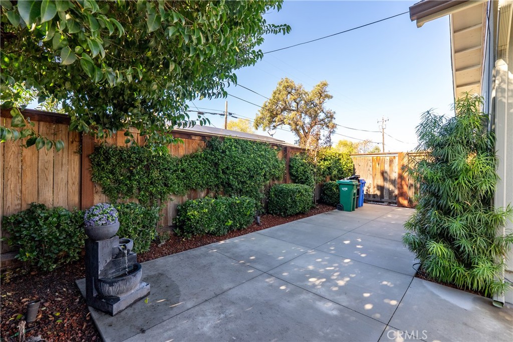 2145 Park Paso Robles, CA 93446 - Photo 35 of 60 2149 Park, Yard and Patio Area
