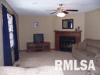 1519 Maas Road Quincy, IL 62305 - Photo 2 of 6 Gallery Image 2