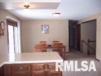 1519 Maas Road Quincy, IL 62305 - Photo 3 of 6 Gallery Image 3