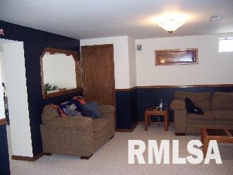 1519 Maas Road Quincy, IL 62305 - Photo 5 of 6 Gallery Image 5