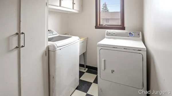 $160,000 | 4805 3 Mile Road, Bay City, MI 48706