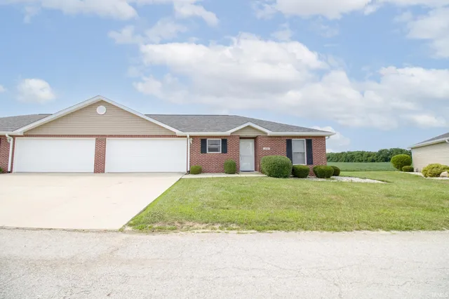 $179,900 | 170 Sunset Drive, Winchester, IN 47394
