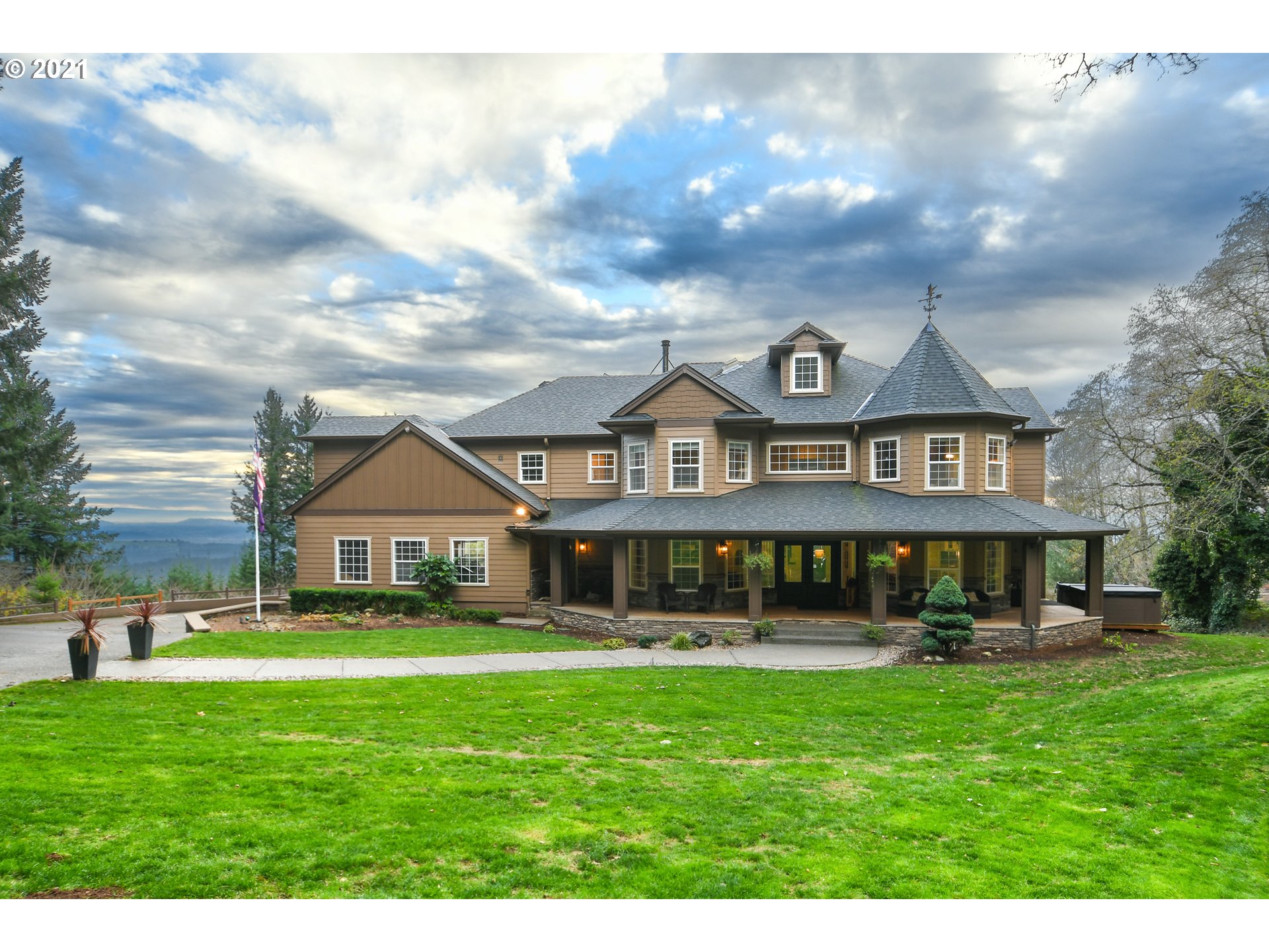 28400 Northeast Hancock Road Camas, WA 98607 - Photo 1 of 32 a front view of a residential houses with yard and green space