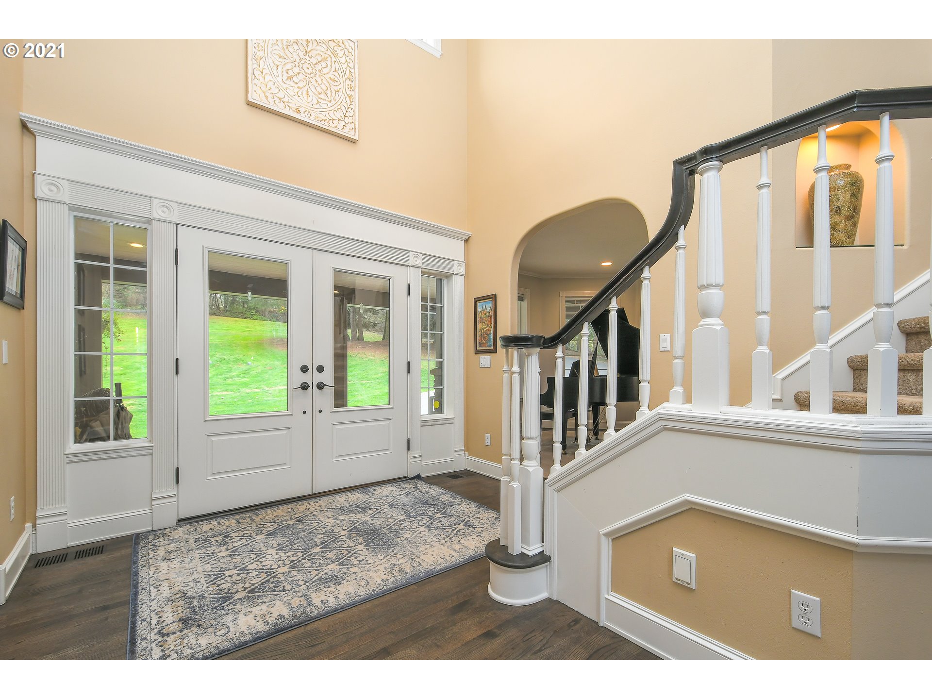 28400 Northeast Hancock Road Camas, WA 98607 - Photo 4 of 32 a view of an entryway