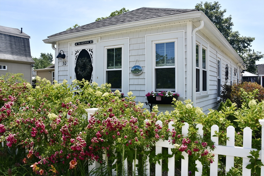 30 13th Street Wareham, MA 02558 - Photo 2 of 31