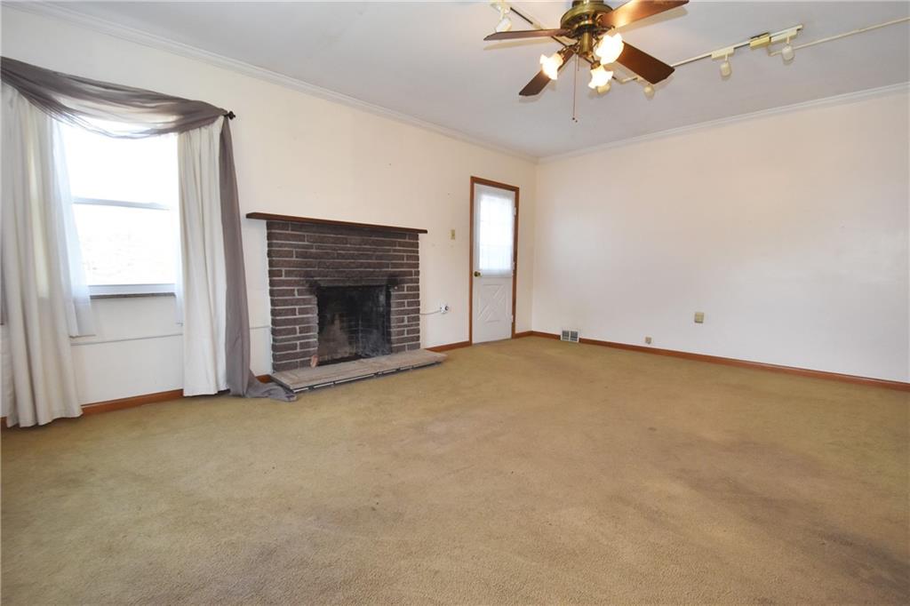 289 Spring Run Road Crescent, PA 15046 - Photo 3 of 25 Gallery Image 3