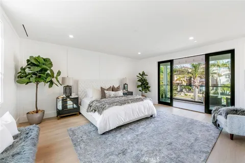 $6,795,000 | 521 12th Street, Huntington Beach, CA 92648