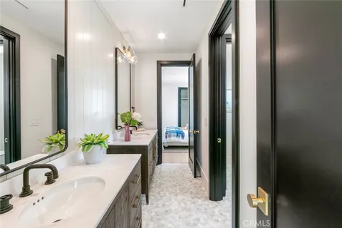 $6,795,000 | 521 12th Street, Huntington Beach, CA 92648