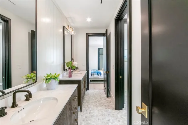 $6,795,000 | 521 12th Street, Huntington Beach, CA 92648