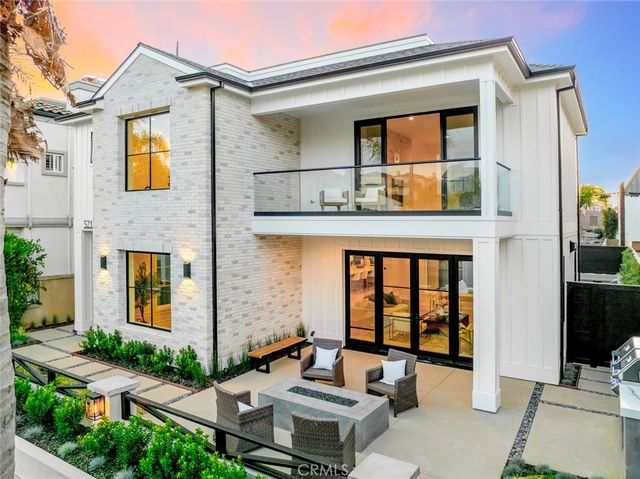 $6,795,000 | 521 12th Street, Huntington Beach, CA 92648