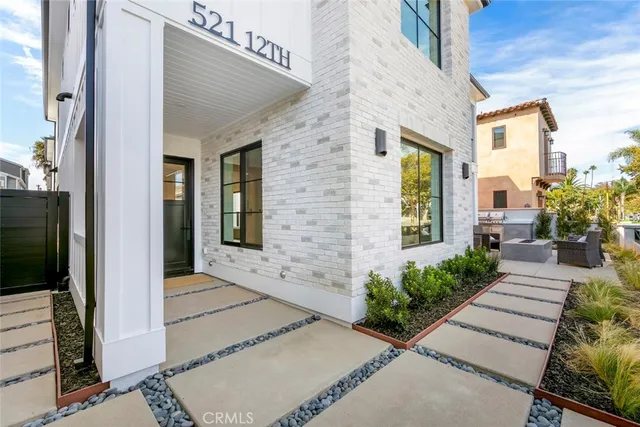 $6,795,000 | 521 12th Street, Huntington Beach, CA 92648