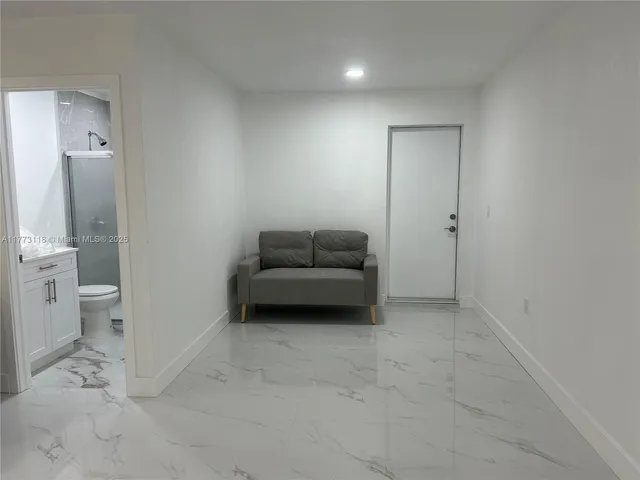 $1,600 | Miami-Dade County, Miami, FL 33155