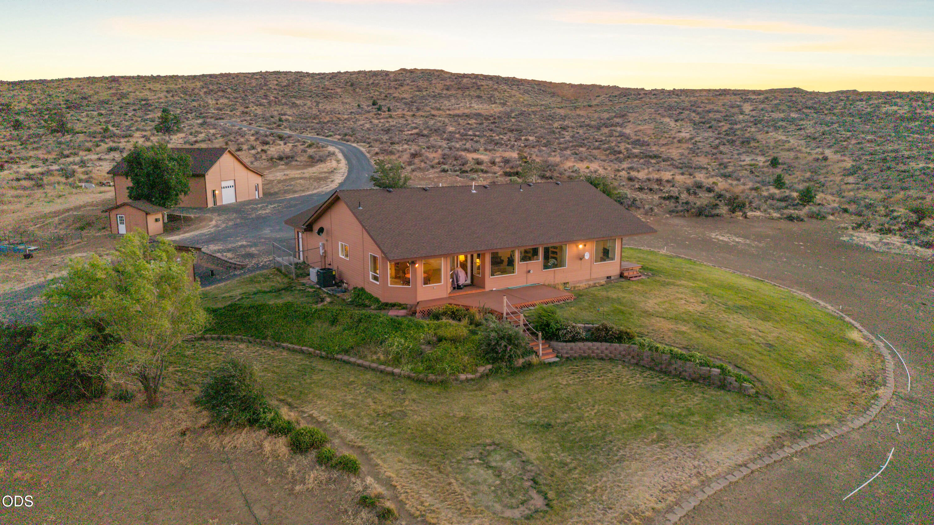 11811 Falvey Road Klamath Falls, OR 97603 - Photo 15 of 97 Gallery Image 15