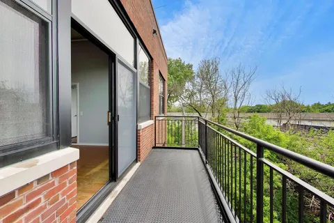 $239,000 | 2323 West Pershing Road, Unit 327, Chicago, IL 60609