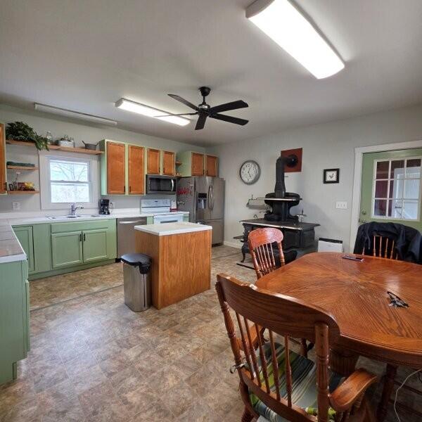 866 Main Street Lincoln, ME 04457 - Photo 9 of 69 Farmhouse Kitchen