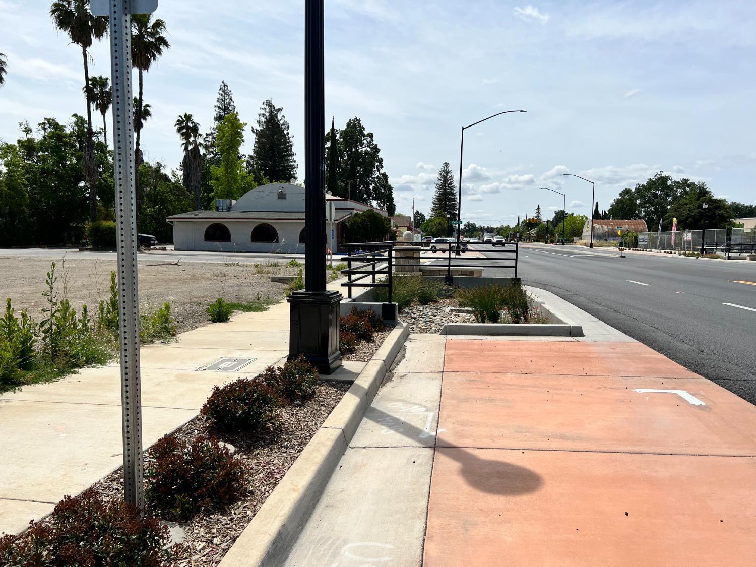 10375 Live Oak Boulevard Live Oak, CA 95953 - Photo 12 of 22 a view of a swimming pool with a lounge chairs