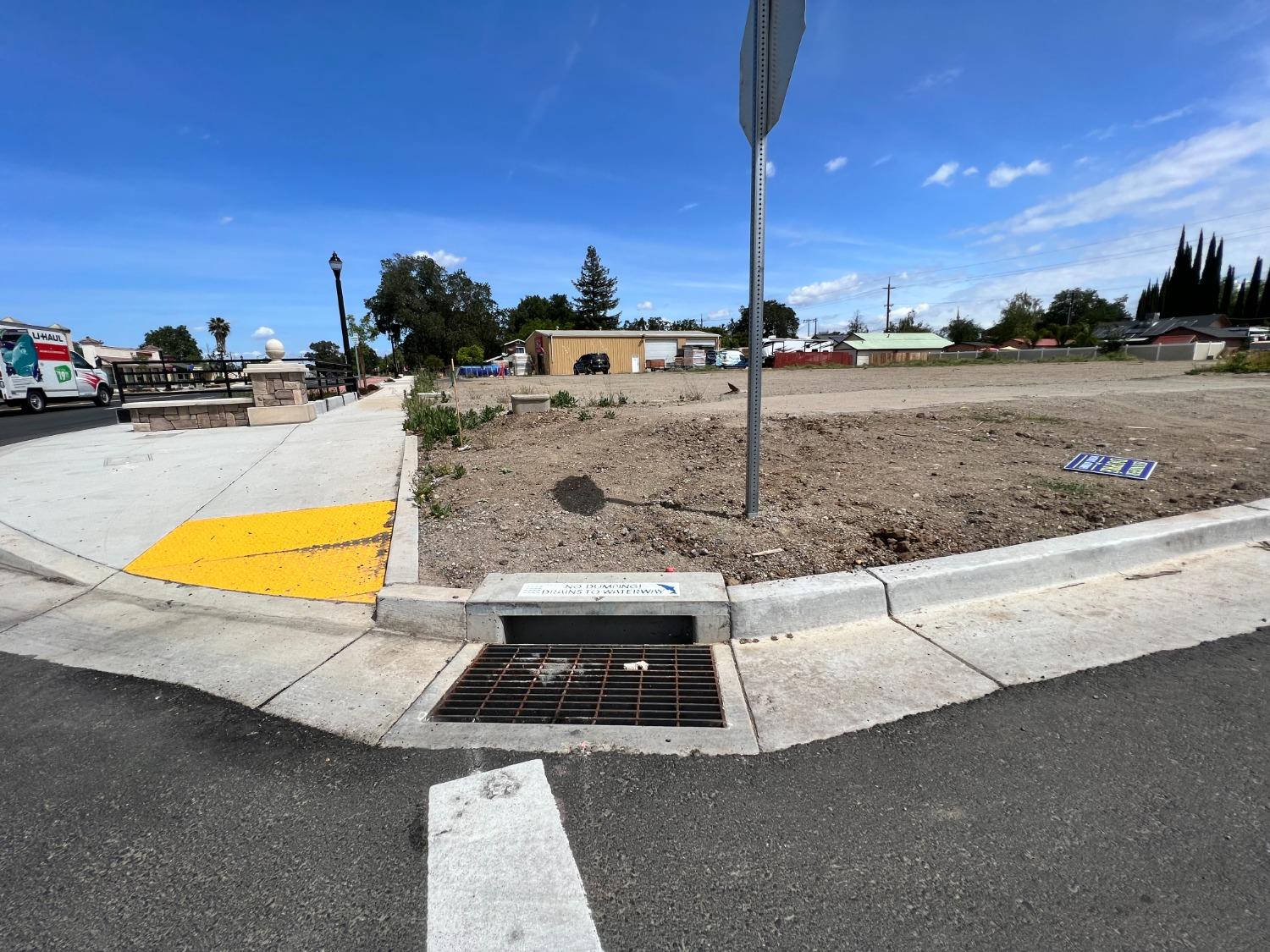 10375 Live Oak Boulevard Live Oak, CA 95953 - Photo 14 of 22 a view of a swimming pool with a lake view