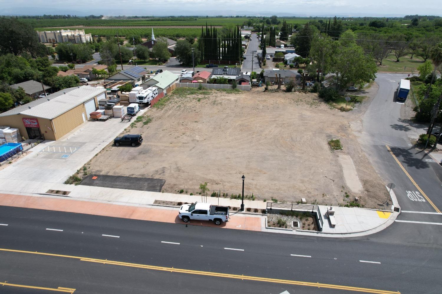 10375 Live Oak Boulevard Live Oak, CA 95953 - Photo 4 of 22 an outdoor space with patio