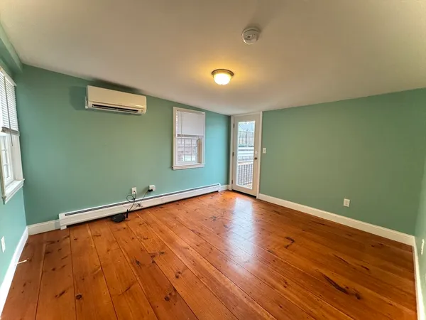 $3,250 | 4 Kent Street, Unit 2, Newburyport, MA 01950
