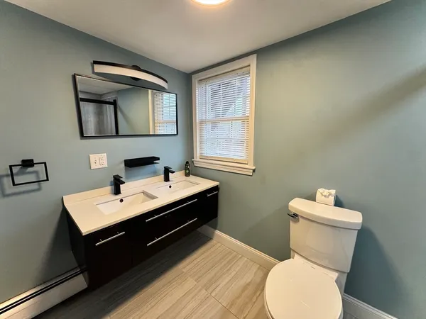 $3,250 | 4 Kent Street, Unit 2, Newburyport, MA 01950