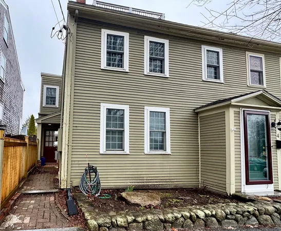$3,250 | 4 Kent Street, Unit 2, Newburyport, MA 01950