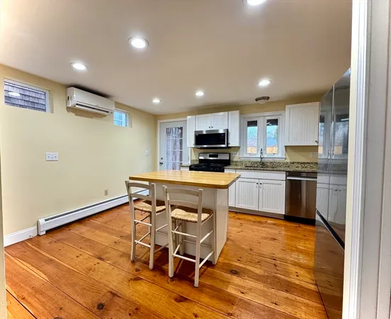 $3,250 | 4 Kent Street, Unit 2, Newburyport, MA 01950