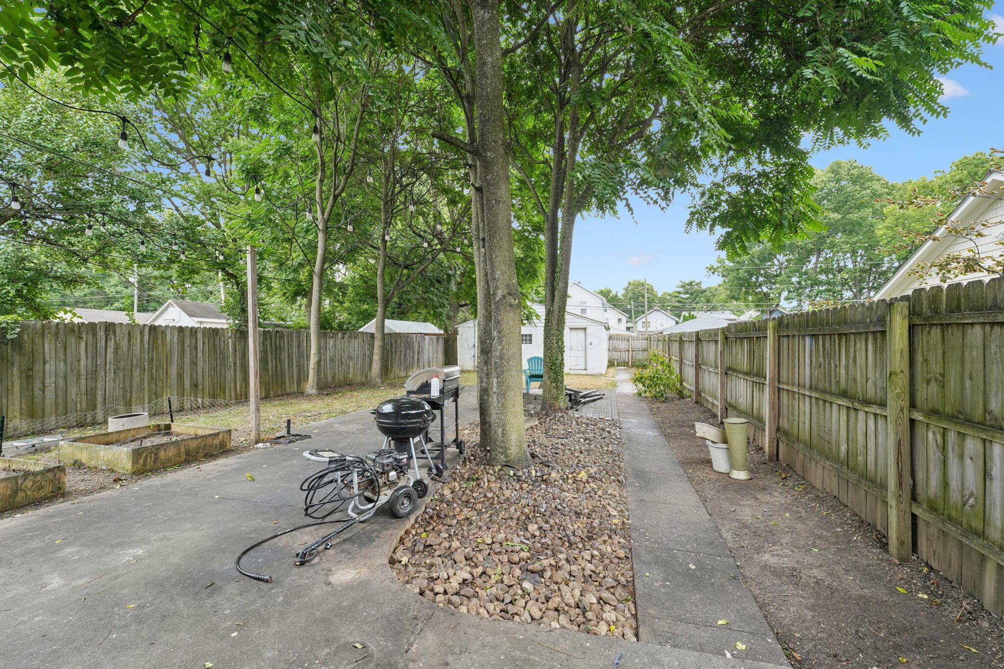 1825-1827 Bryden Road Columbus, OH 43205 - Photo 8 of 24 11-web-or-mls-1825-1827-bryden-rd