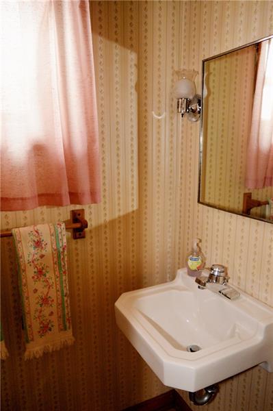 136 Alameda Road Butler, PA 16001 - Photo 10 of 24 Gallery Image 10