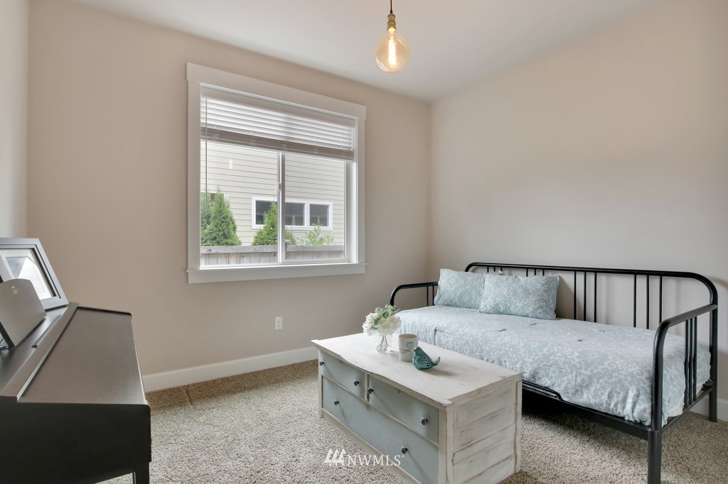 14917 Benton Loop Sumner, WA 98390 - Photo 14 of 21 Gallery Image 14