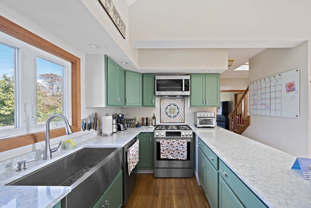209 Hatherly Road Scituate, MA 02066 - Photo 8 of 40 Gallery Image 8
