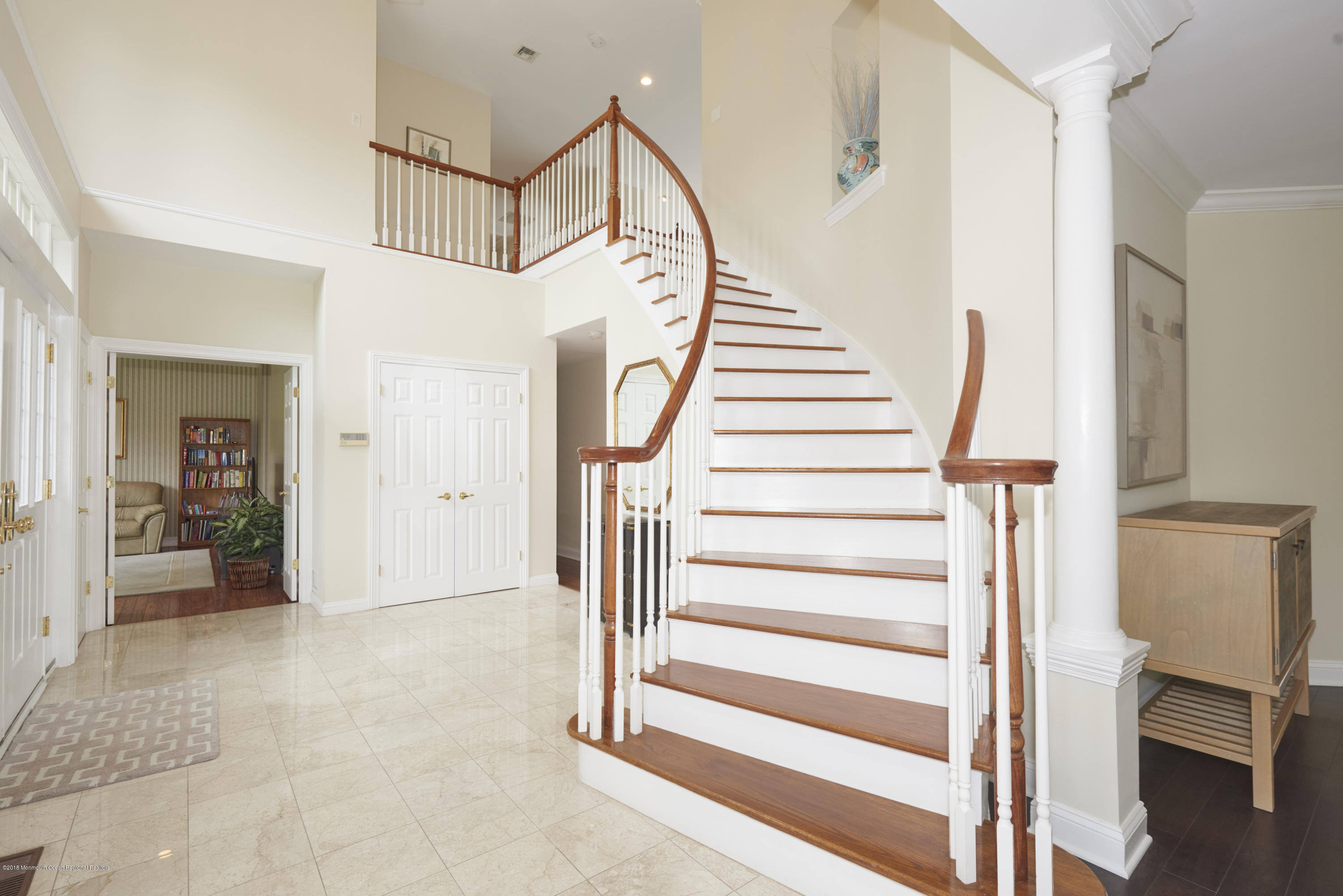 2 Milwin Gate Road West Allenhurst, NJ 07711 - Photo 5 of 10 Sweeping staricase