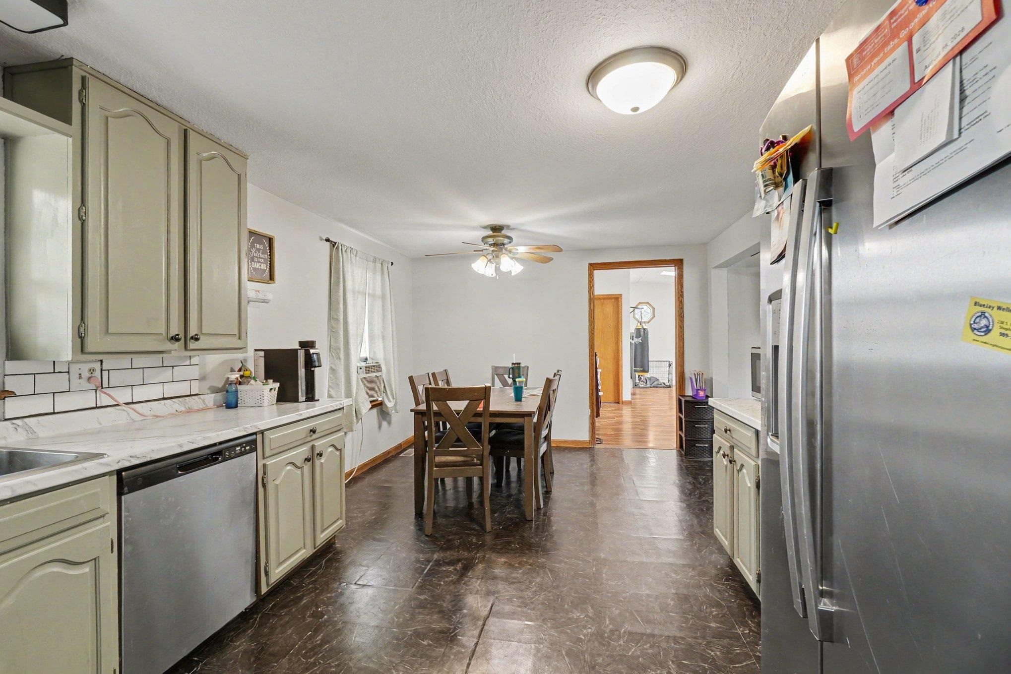 3989 Foster Road Mount Pleasant, MI 48858 - Photo 5 of 25 1948288-e68db614-6566-4b0a-879f-0171bb67d615.JPG