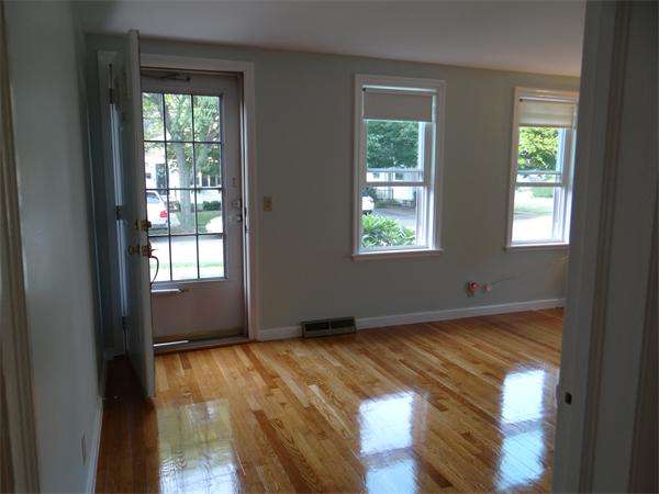 21 Forum Road Quincy, MA 02169 - Photo 4 of 22 Gallery Image 4